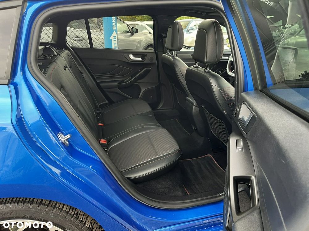 Ford Focus - 36