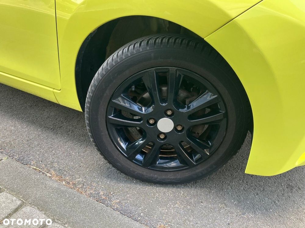 Toyota Aygo x-play touch - 24