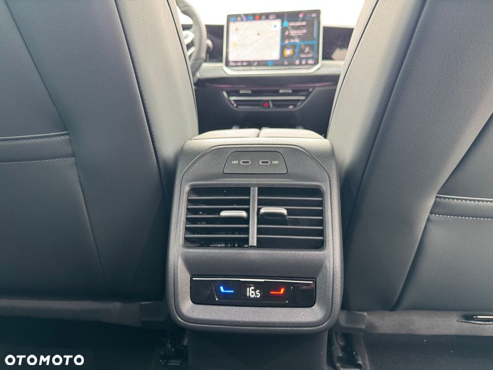 Volkswagen Passat Variant 2.0 TDI SCR R-Line Plus DSG - 10