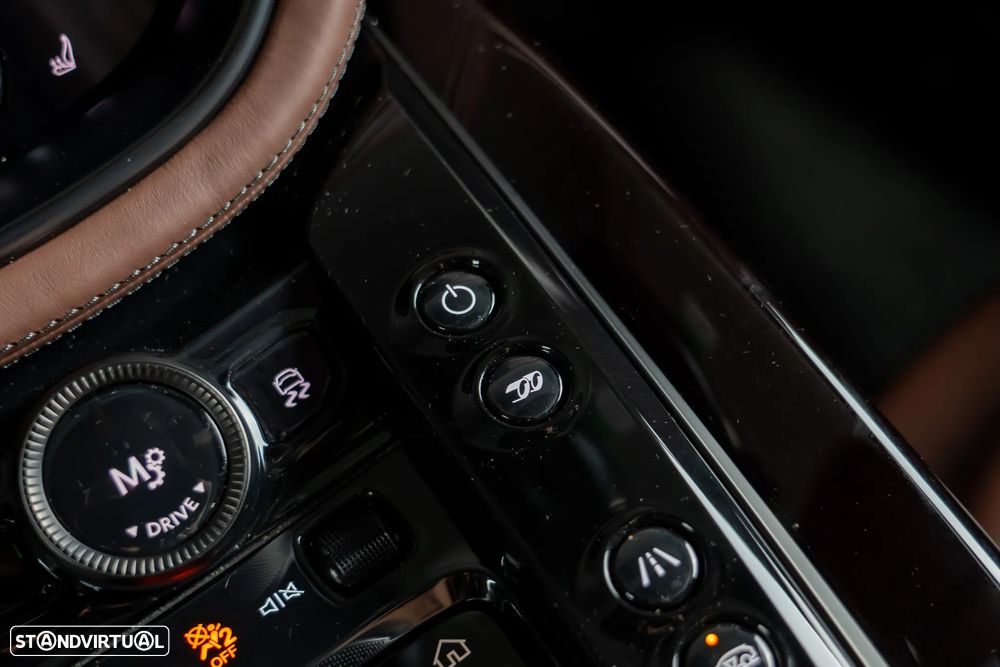 Aston Martin DBX 707 - 24
