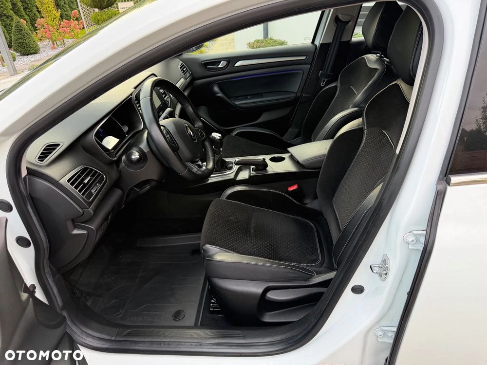 Renault Megane 1.5 Blue dCi Intens - 28