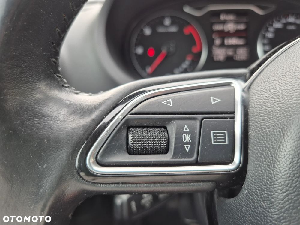 Audi A3 Sportback 1.6 TDI DPF Ambiente - 17