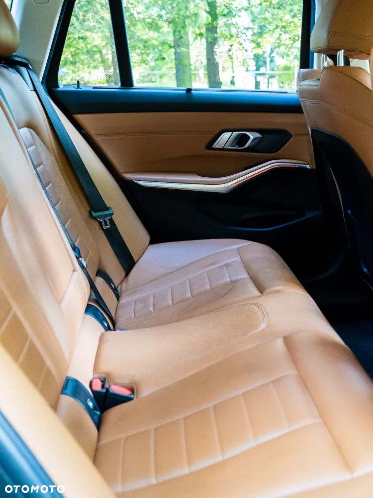 BMW Seria 3 318i - 17