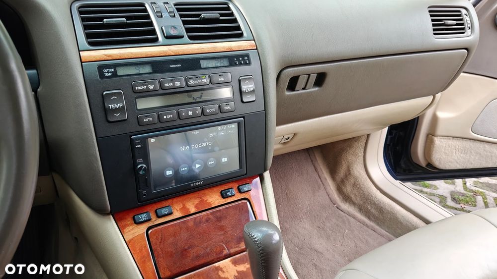 Lexus LS - 9