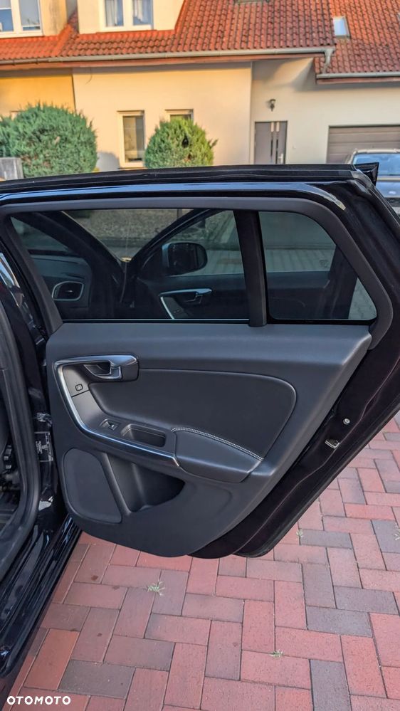 Volvo V60 D4 Drive-E R-Design Kinetic - 20