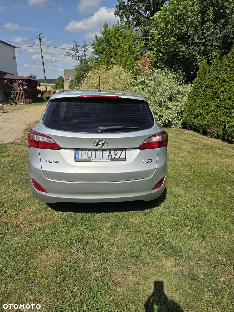 Hyundai i30 blue Kombi 1.4 Trend - 8