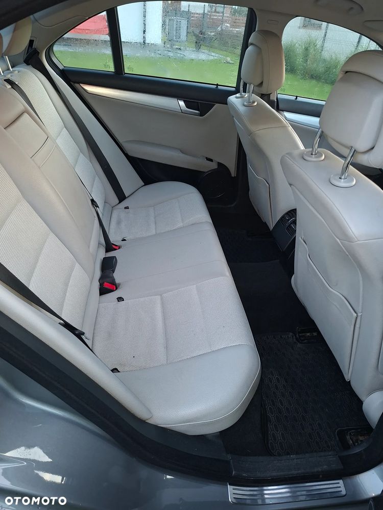Mercedes-Benz Klasa C 200 CDI BlueEff Avantgarde - 16