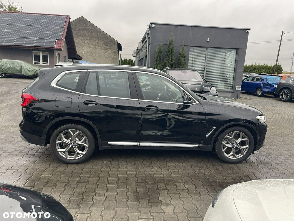 BMW X3 xDrive20i Advantage - 2