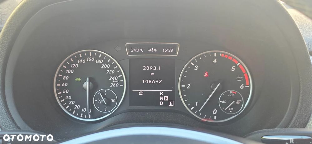 Mercedes-Benz Klasa B 180 CDI (BlueEFFICIENCY) 7G-DCT - 30