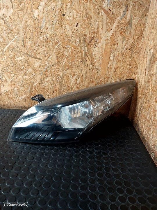 FAROL ESQUERDO RENAULT MEGANE III BERLINA 5P - 1