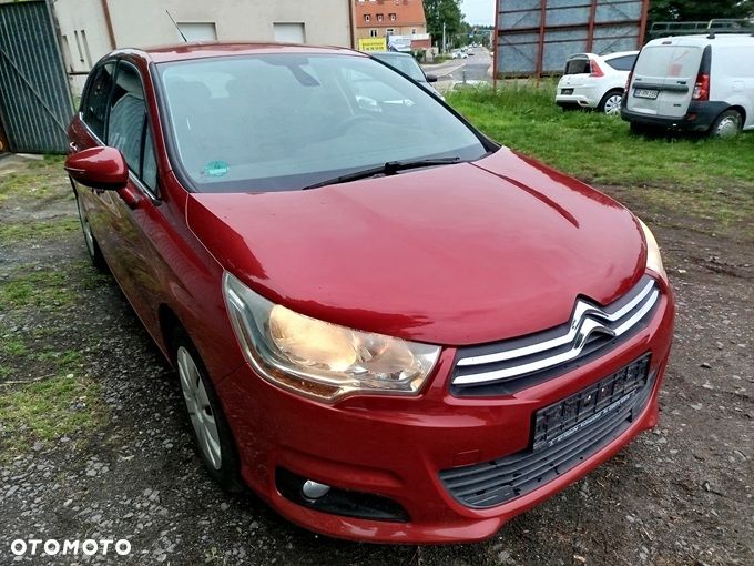 Citroën C4 VTi 120 90 Jahre - 6
