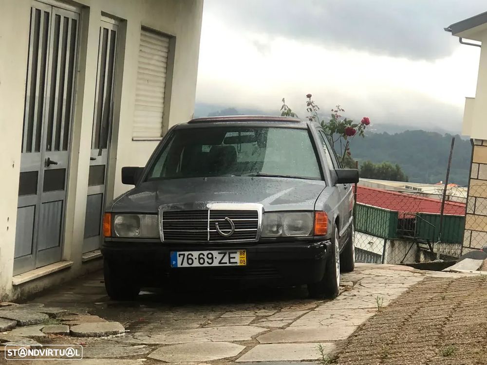 Mercedes-Benz A 190 - 1