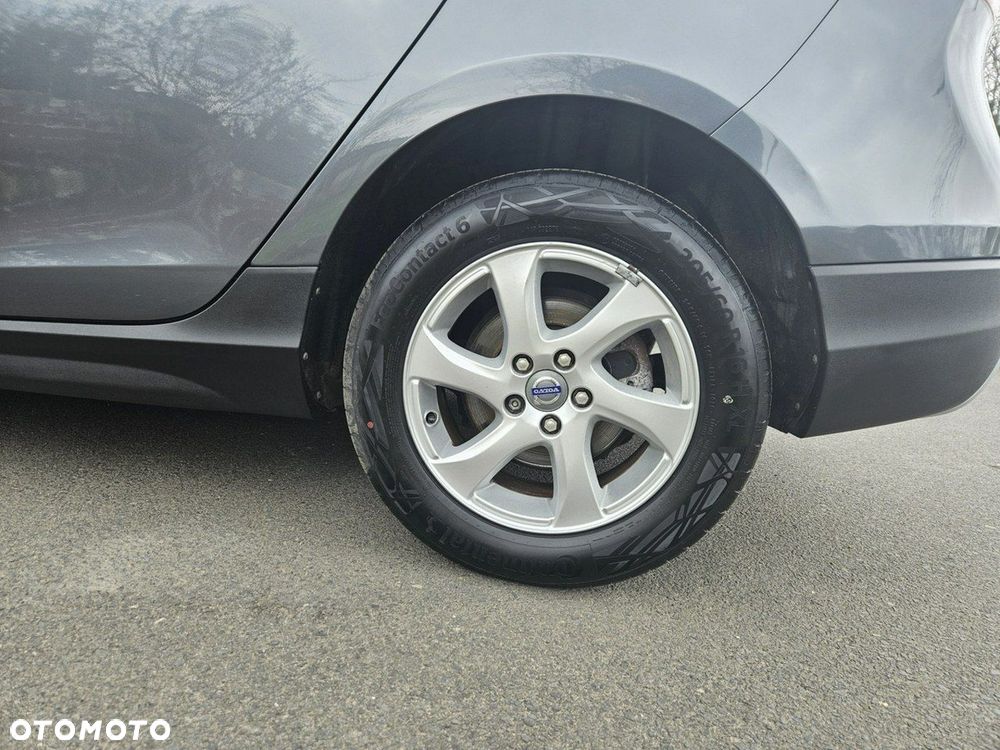 Volvo V40 Cross Country - 28