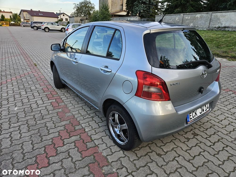 Toyota Yaris 1.3 Luna - 4