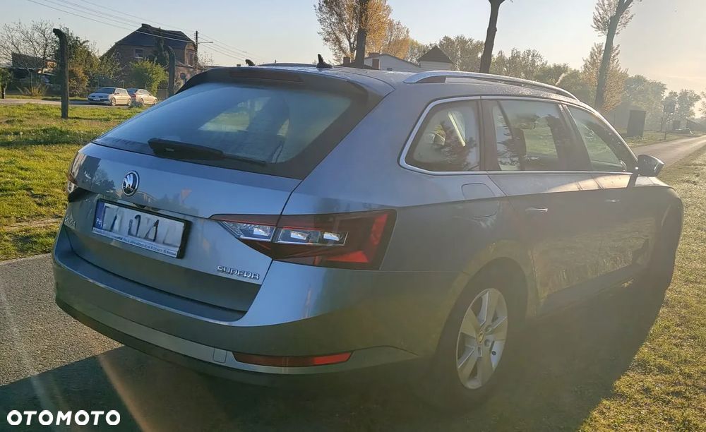 Skoda Superb 2.0 TDI SCR Sportline DSG - 7