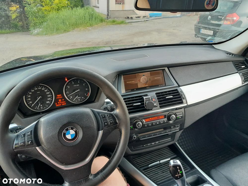 BMW X5 4.8i xDrive - 6