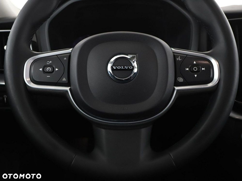 Volvo XC 60 B4 D Geartronic Momentum Pro - 22