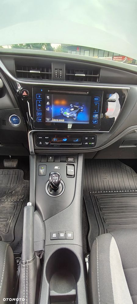 Toyota Auris Hybrid 135 Premium - 13