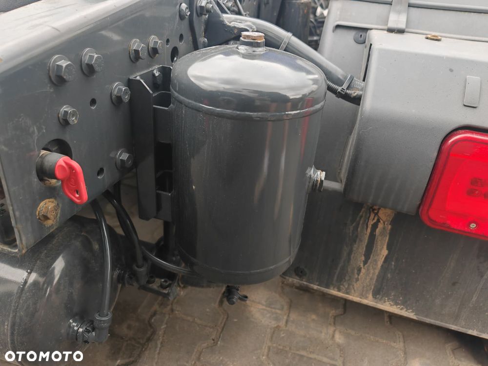 ZBIORNIK POWIETRZA BUTLA 10 LITRÓW PRAWA IVECO S WAY - 2
