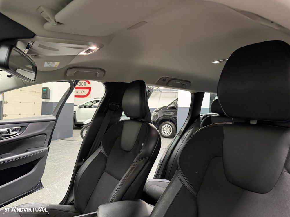 Volvo V60 2.0 D3 Momentum - 8