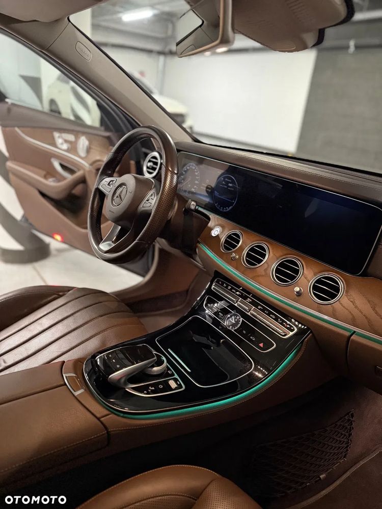 Mercedes-Benz Klasa E 220 d 4-Matic All-Terrain - 3