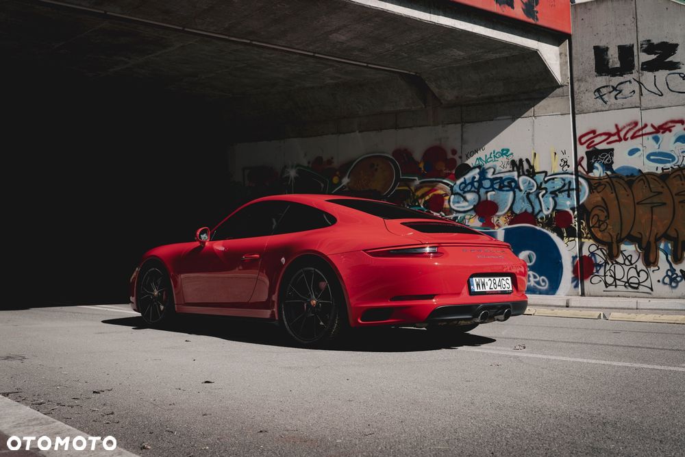 Porsche 911 Carrera 4S PDK - 11