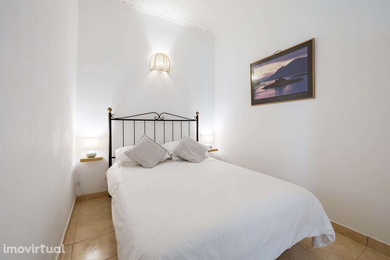 ENCANTADORA MORADIA EM BANDA T2 À VENDA EM BARÃO SÃO JOÃO - Grande imagem: 5/26