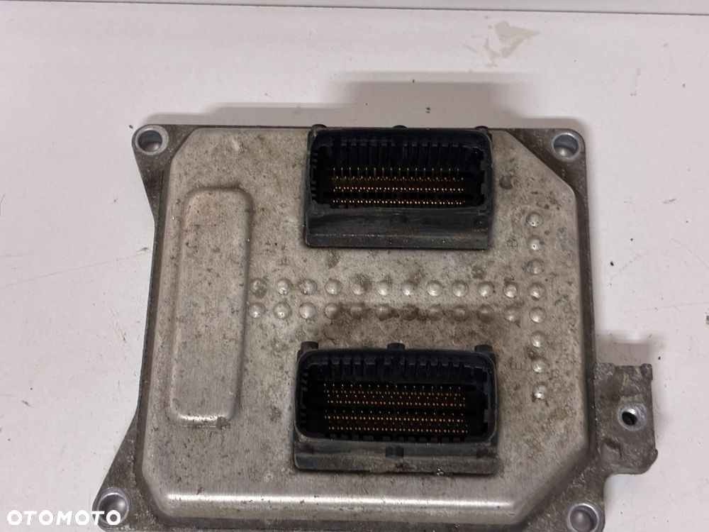OPEL KOMPUTER  STEROWNIK  SILNIKA 55564081 5WK9425 - 4