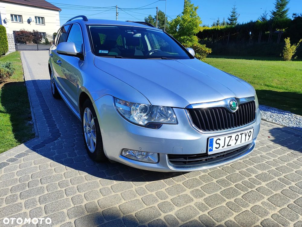 Skoda Superb 2013 photo 2