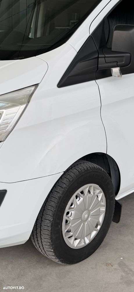Ford Tourneo Custom - 34
