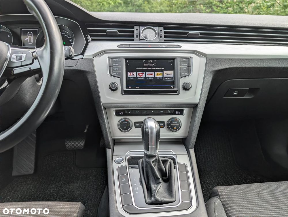 Volkswagen Passat 1.6 TDI SCR DSG Comfortline - 35