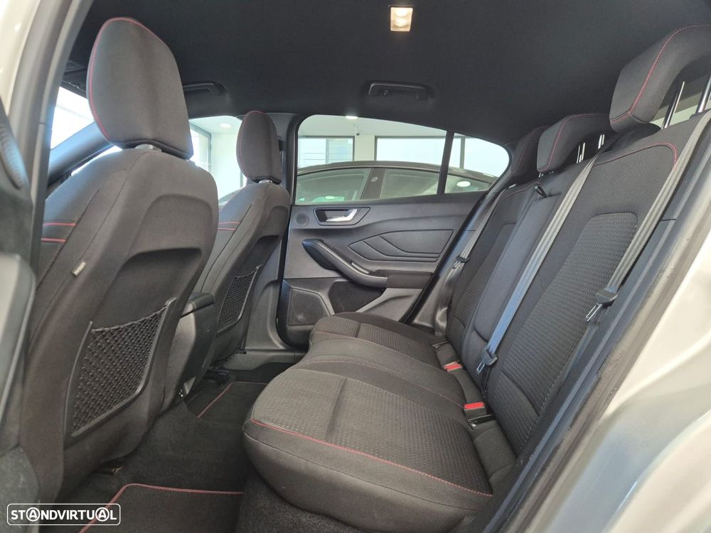 Ford Focus 1.0 EcoBoost MHEV ST-Line - 13