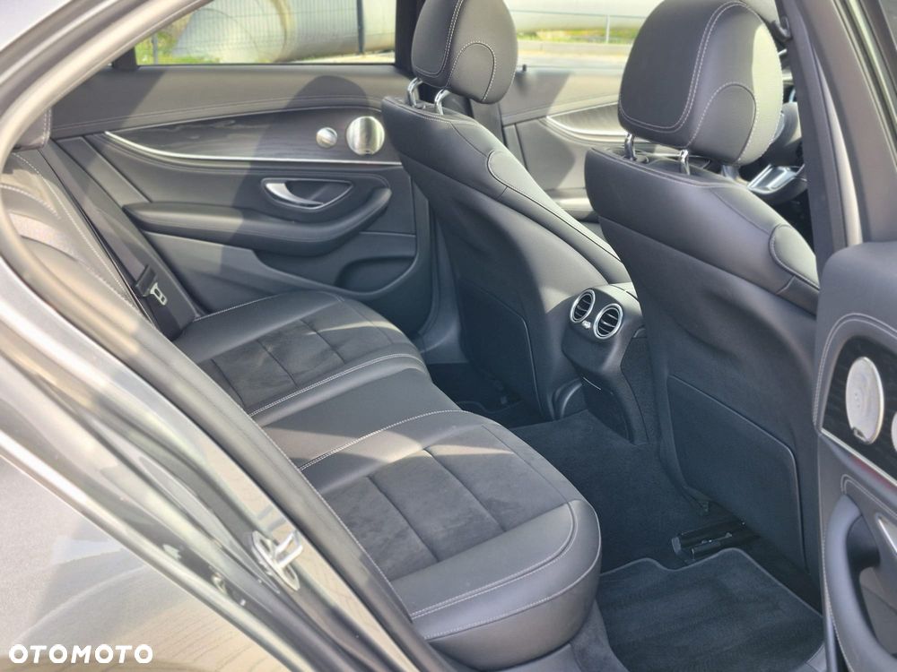 Mercedes-Benz Klasa E 220 d 4-Matic AMG - 19