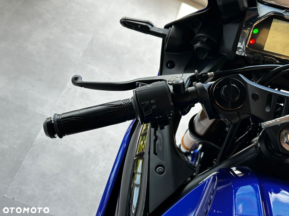 Yamaha R3 - 9