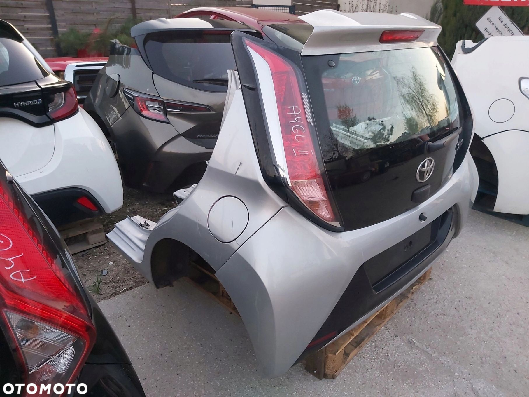 Toyota AYGO II tył zderzak klapa błotnik lewy prawy pas tylny lampa podłoga - 2