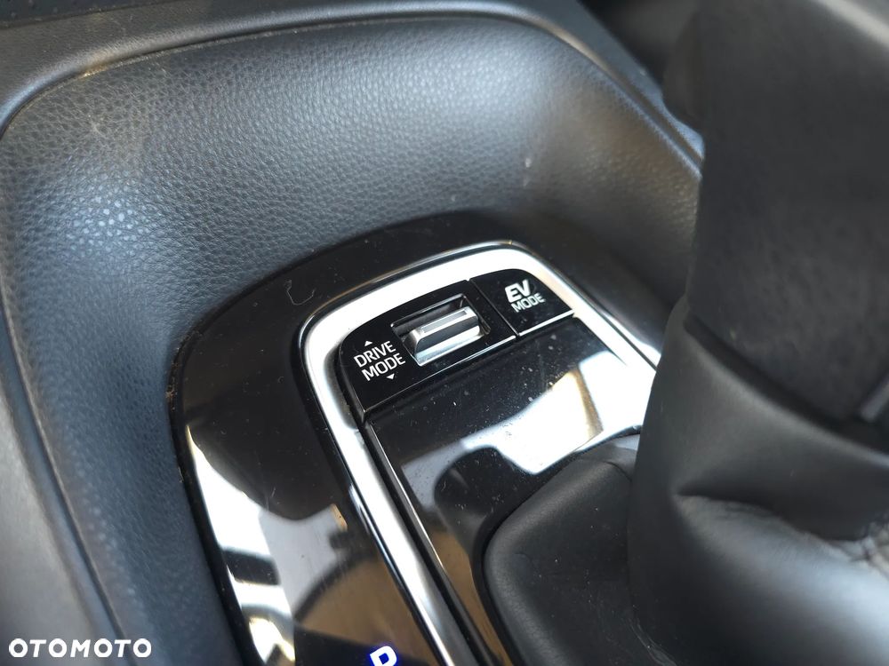 Toyota Corolla 1.8 Hybrid Comfort - 29