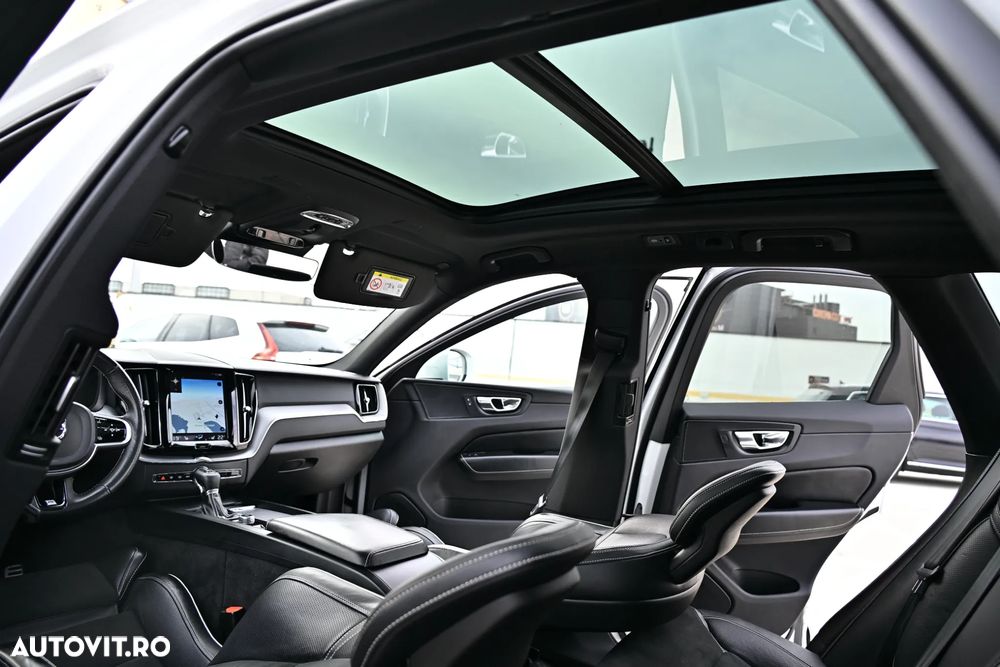 Volvo XC 60 D5 AWD Geartronic RDesign - 19