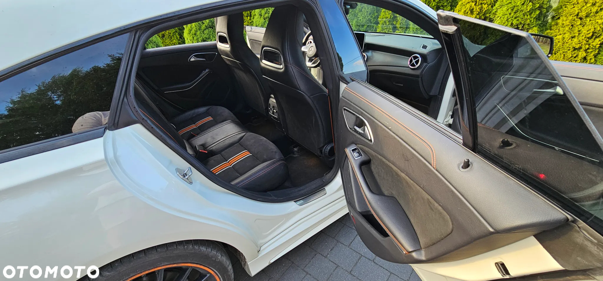 Mercedes-Benz CLA 250 4-Matic AMG Line - 13