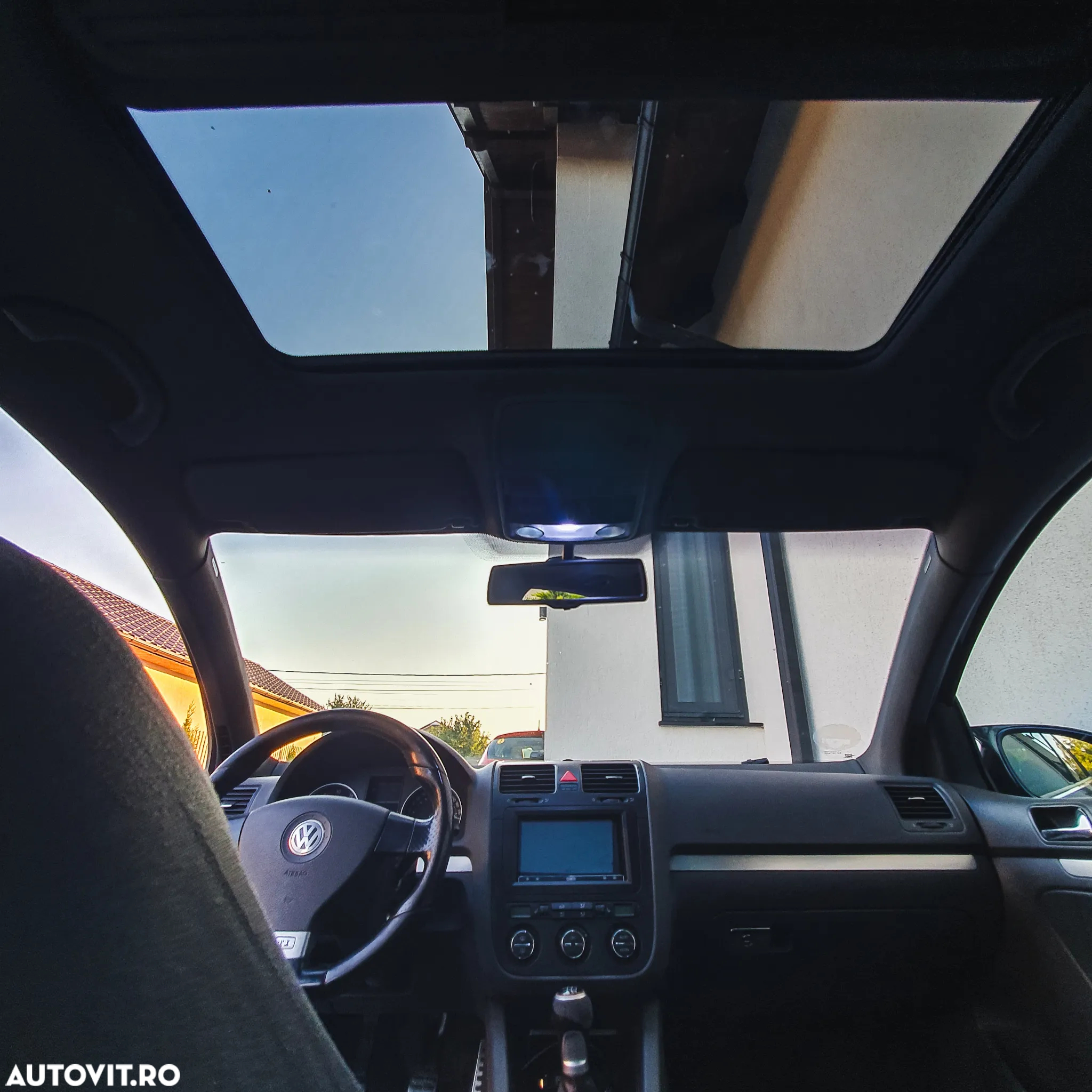 Volkswagen Golf 2.0 FSI GTI - 3