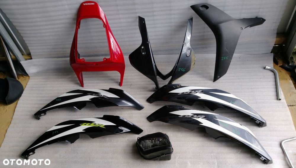HONDA CBR 600 RR PC40 OGON CZASZA OWIEWKA BOK - 1
