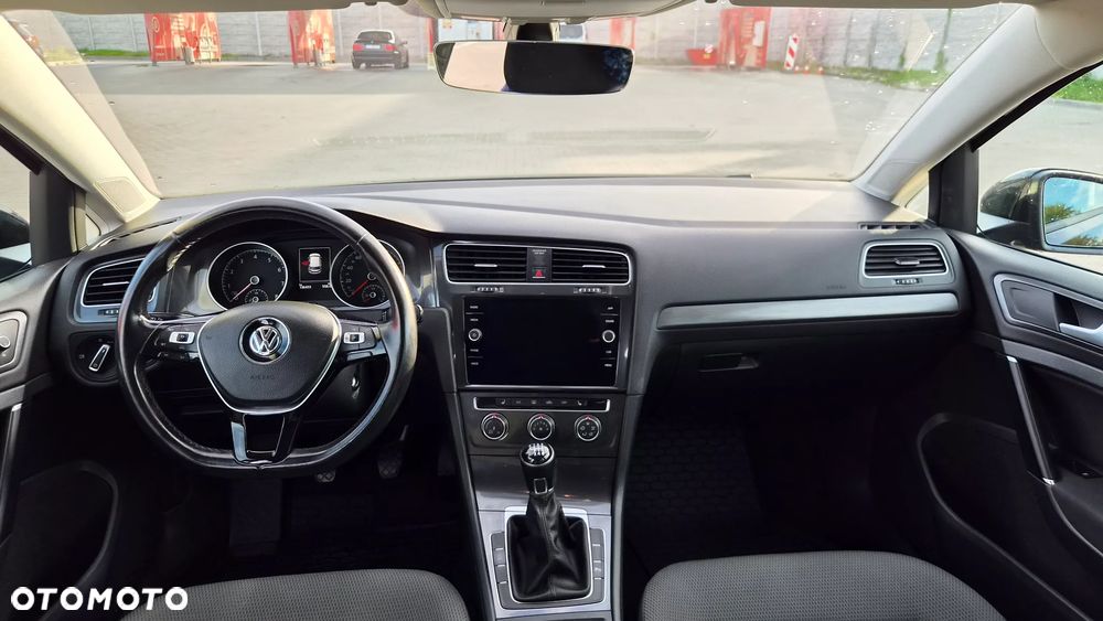 Volkswagen Golf 1.4 TSI BMT Comfortline - 29