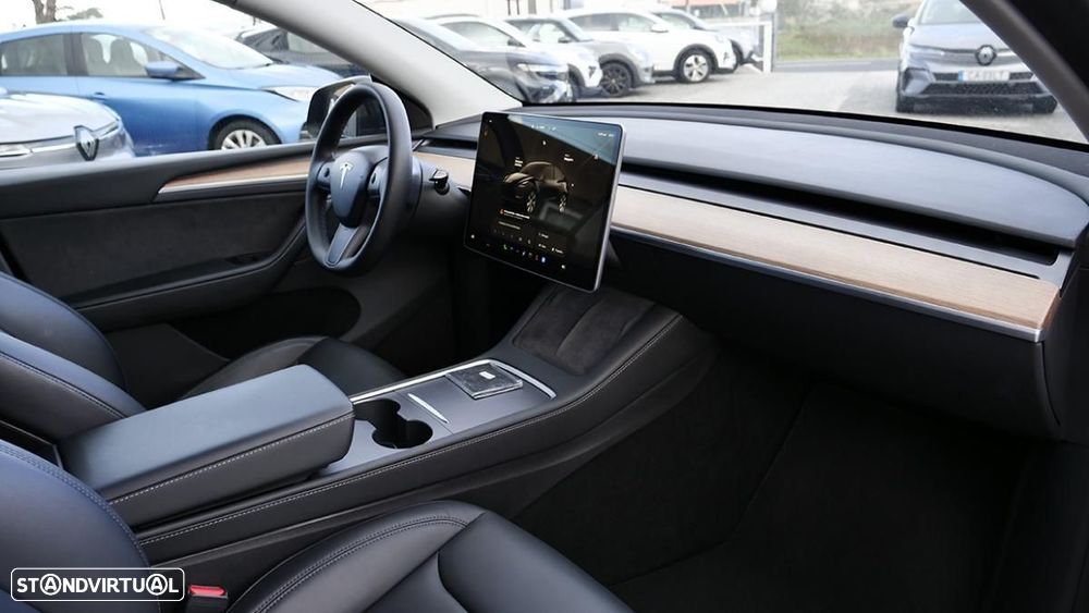 Tesla Model Y Long Range Dual Motor AWD - 22