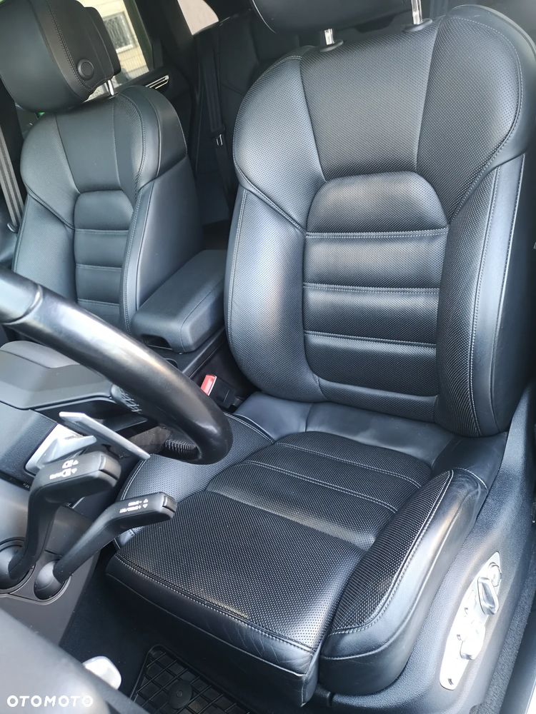 Porsche Macan S - 26