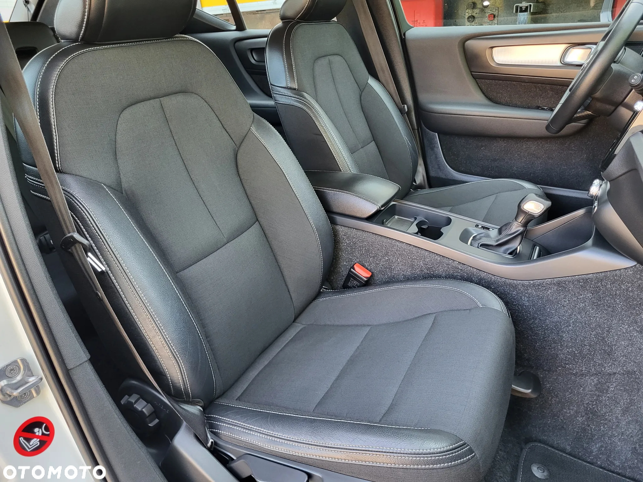 Volvo XC 40 T3 Momentum - 33