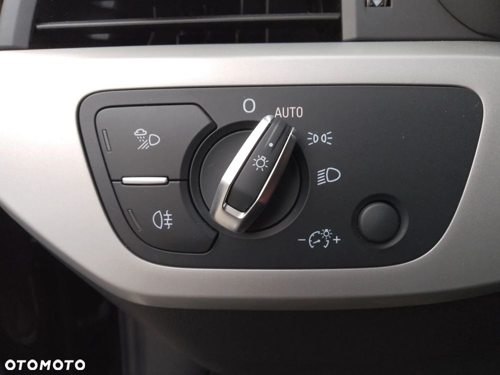 Audi A4 Limousine 35 TFSI mHEV S Line S tronic - 27