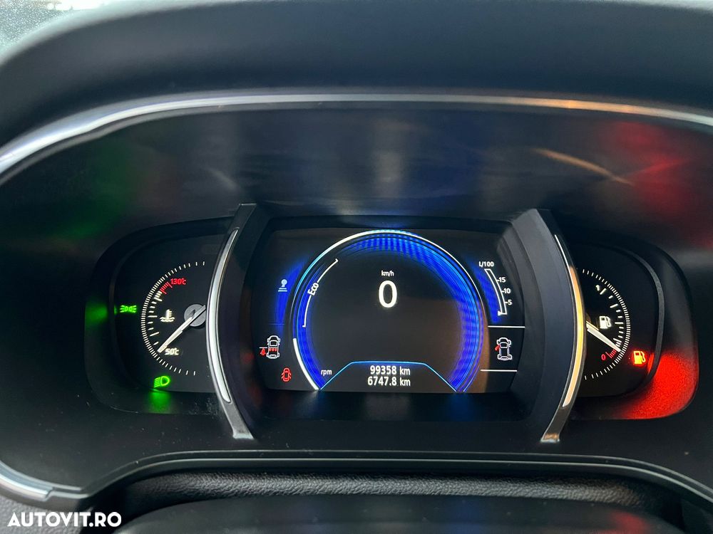 Renault Megane ENERGY TCe 100 EXPERIENCE - 9