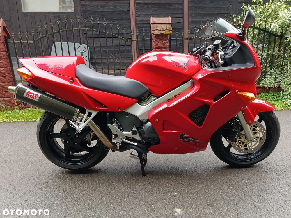 Honda VFR - 4