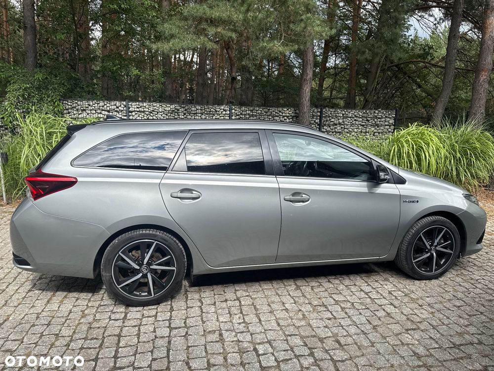 Toyota Auris Hybrid 135 Selection - 24