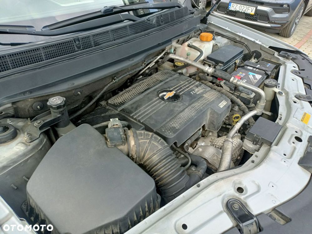 Chevrolet Captiva 2.2 d LTZ - 24