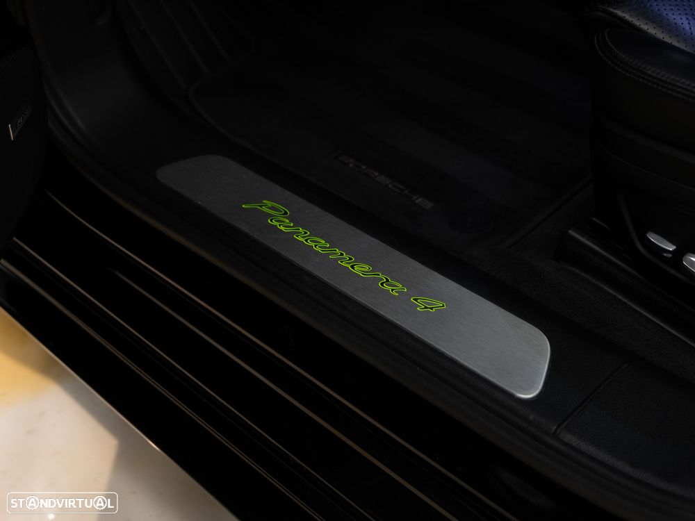 Porsche Panamera 4 E-Hybrid 10 Years Edition - 14